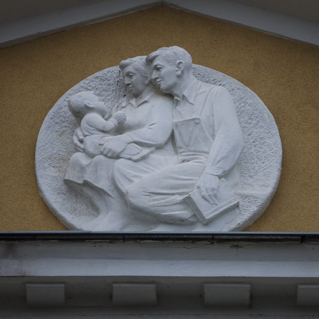 reliéfy - Terezínská, Lovosice