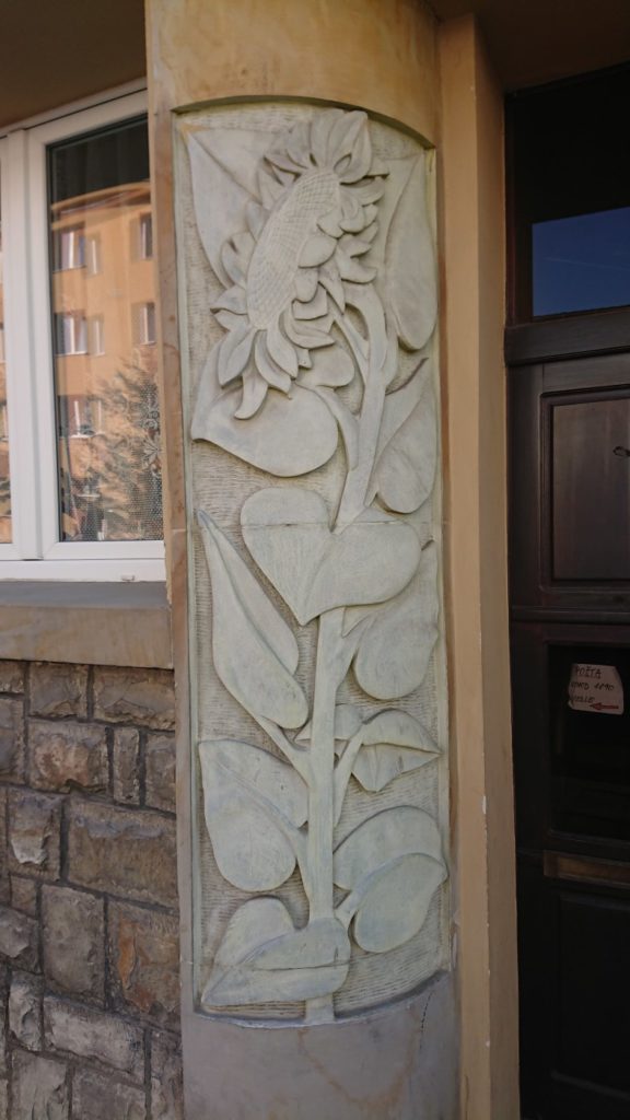 reliéfy - Štefánikova, Louny
