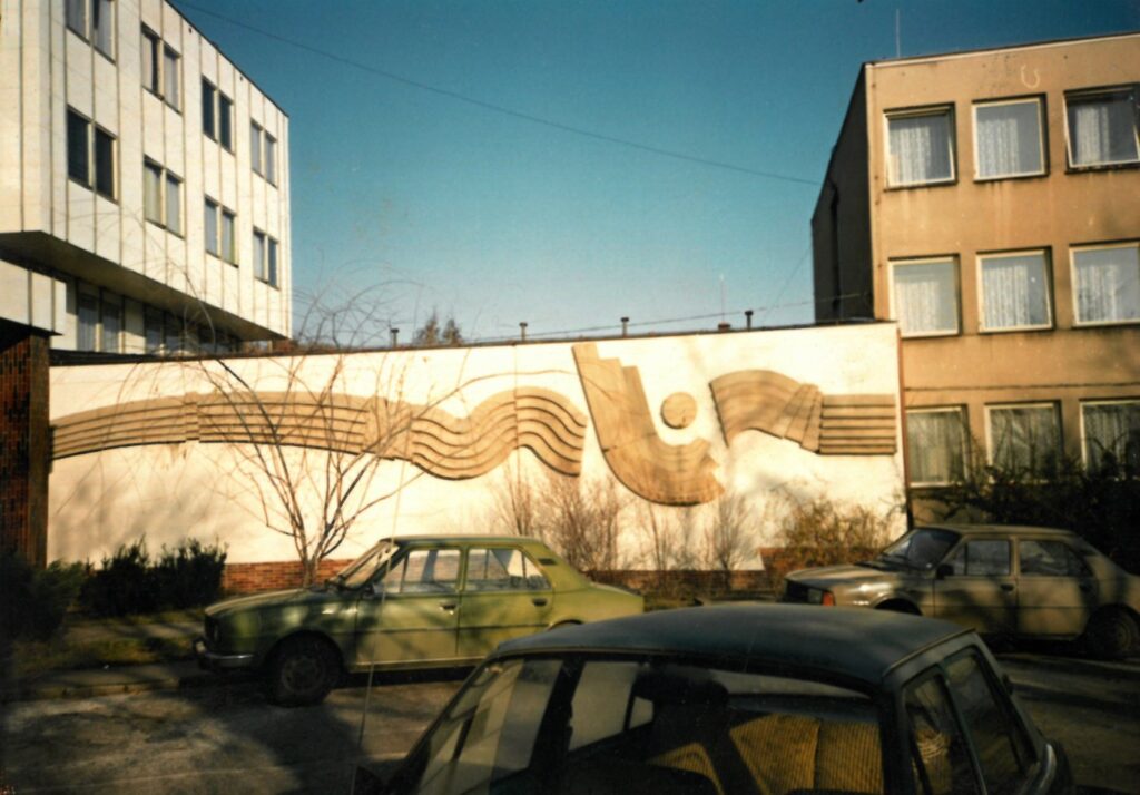 reliéf - Bezručova, Chomutov