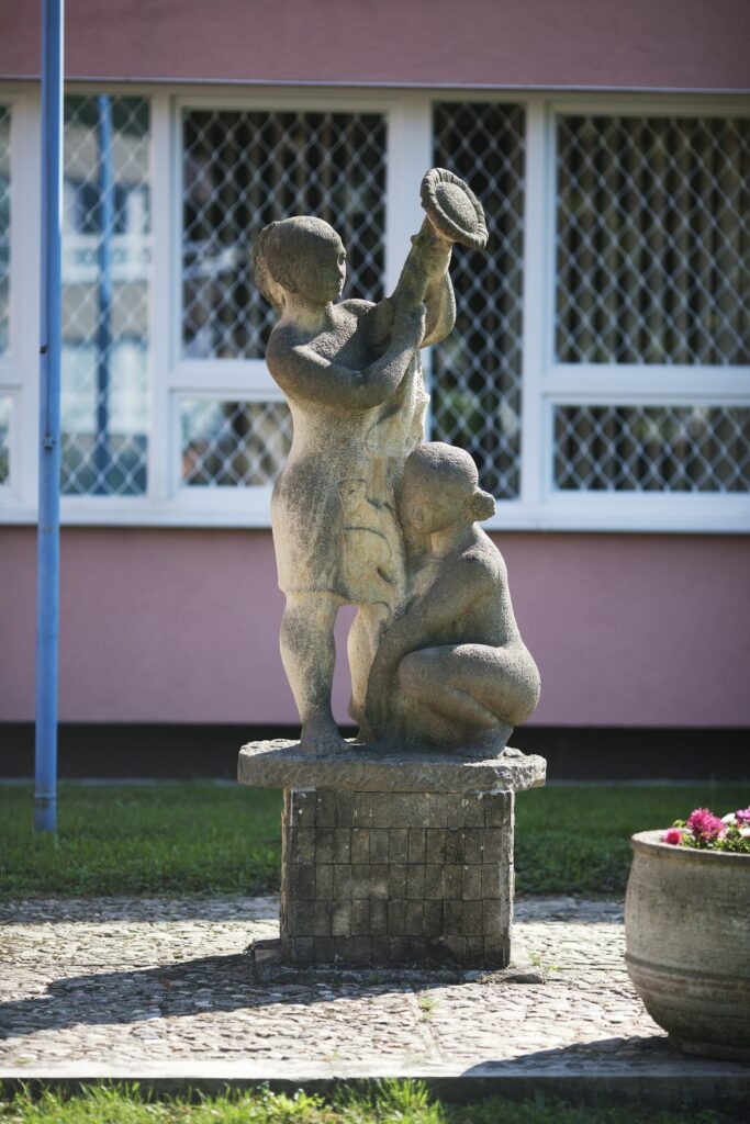 socha - Školní, Kadaň