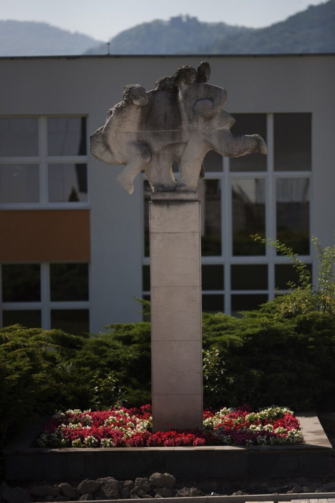 socha - Krátká, Klášterec