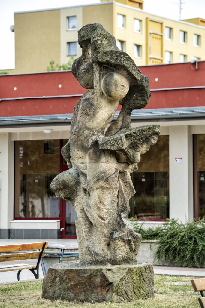 socha - Heyrovského, Chomutov